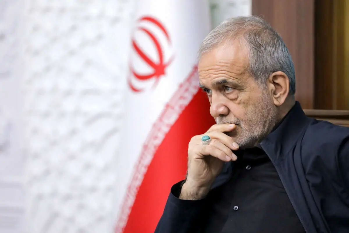 اعتراض تعدادی از اصلاحطلبان در جلسه با پزشکیان در مورد عدم مذاکره دولت با آمریکا اعتراض تعدادی از اصلاحطلبان در جلسه با پزشکیان در مورد عدم مذاکره دولت با آمریکا