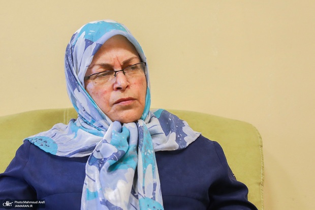 انتقاد آذر منصوری از مسئولین برای استفاده از خط سفید