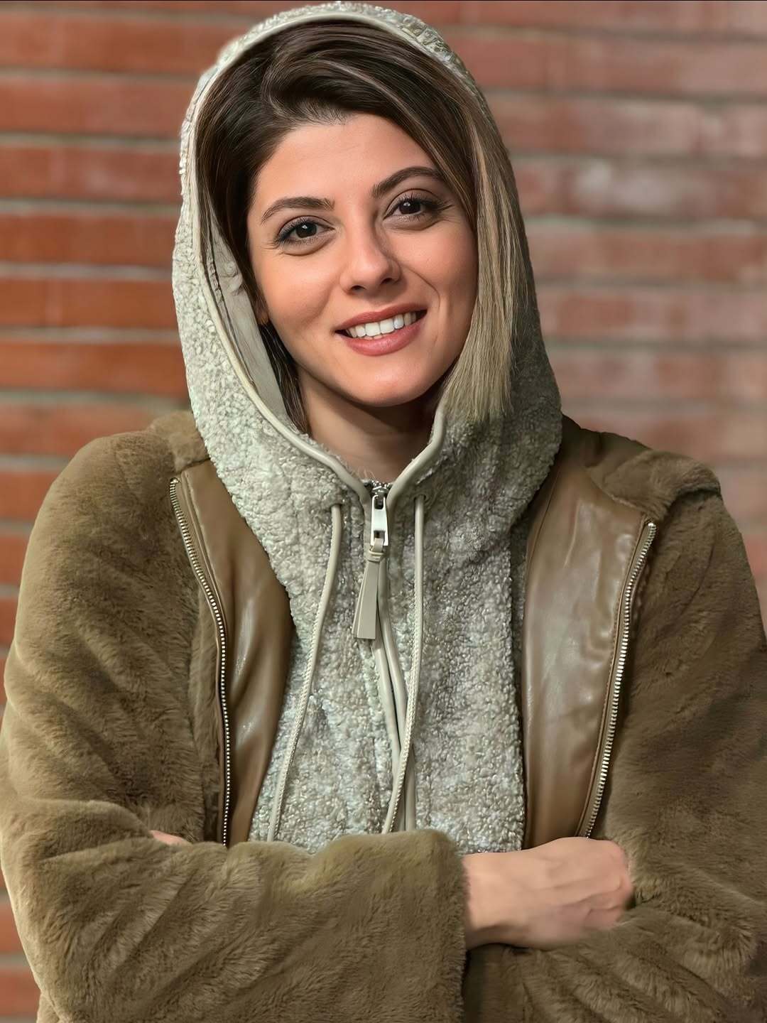 تیپ گرم مهسا طهماسبی در پشت صحنه تئاتر «باران اسیدی»