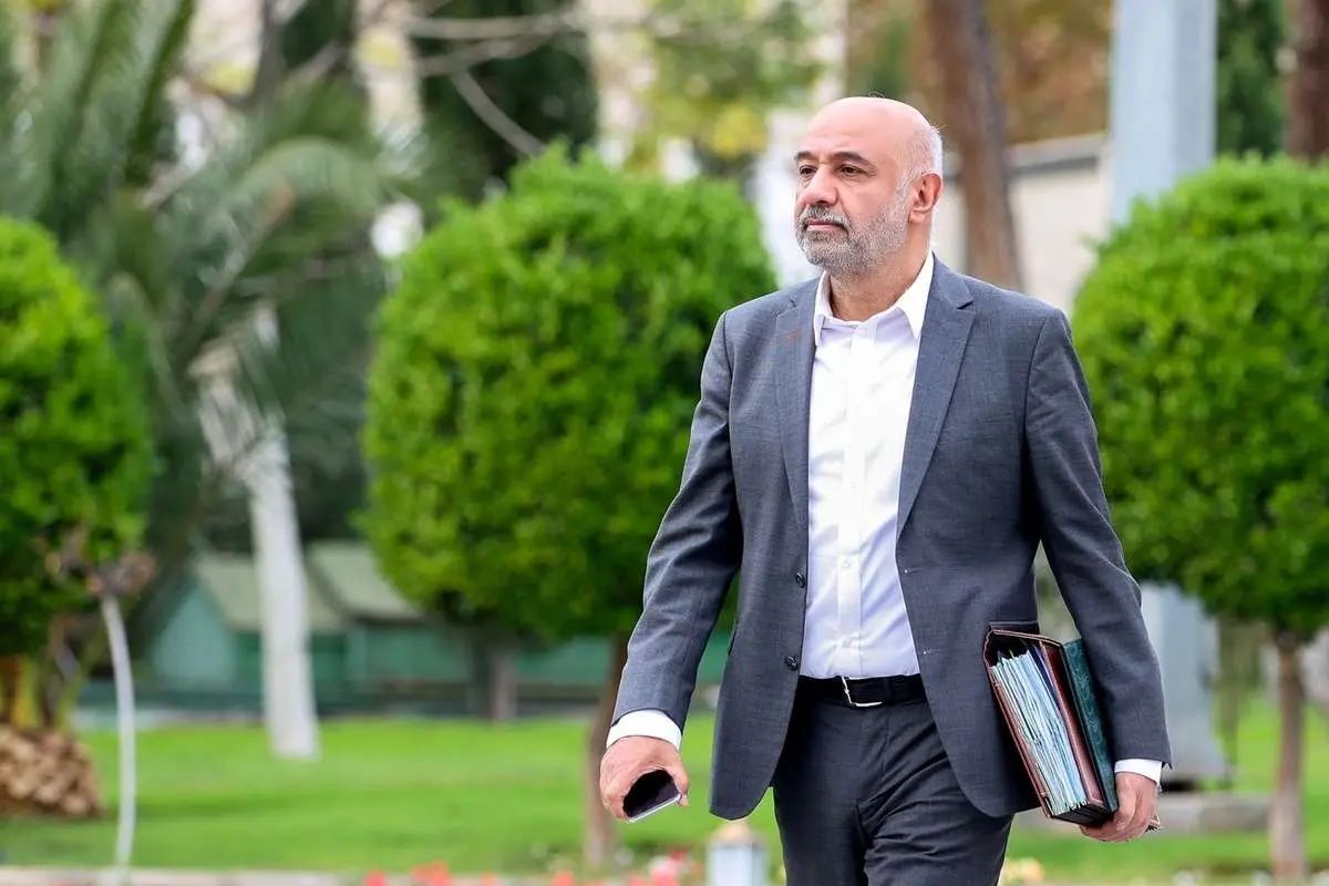 وزیر کار: دستور رئیس‌جمهور برای اختصاص درآمد افزایش نرخ بنزین به کالابرگ/ در این زمینه هنوز درآمدی برای دولت واریز نشده