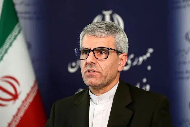 سخنگوی وزارت خارجه: آیتالله سید مجتبی خامنهای، رهبر انقلاب اسلامی کاملاً سالم هستند؛ در شرایط جنگی عجیب نیست که مدتی طول بکشد تا ایشان در ملأ عام ظاهر شوند/ آمریکا به دلیل محاسبه غلط و تحریک اسرائیل وارد این جنگ شد و حتی نمیداند که چرا آن را آغاز کرد/ آنچه برای ما اهمیت دارد، تضمین عدم تکرار درگیری و جلوگیری از ورود به این دور باطل است سخنگوی وزارت خارجه: آیتالله سید مجتبی خامنهای، رهبر انقلاب اسلامی کاملاً سالم هستند؛ در شرایط جنگی عجیب نیست که مدتی طول بکشد تا ایشان در ملأ عام ظاهر شوند/ آمریکا به دلیل محاسبه غلط و تحریک اسرائیل وارد این جنگ شد و حتی نمیداند که چرا آن را آغاز کرد/ آنچه برای ما اهمیت دارد، تضمین عدم تکرار درگیری و جلوگیری از ورود به این دور باطل است