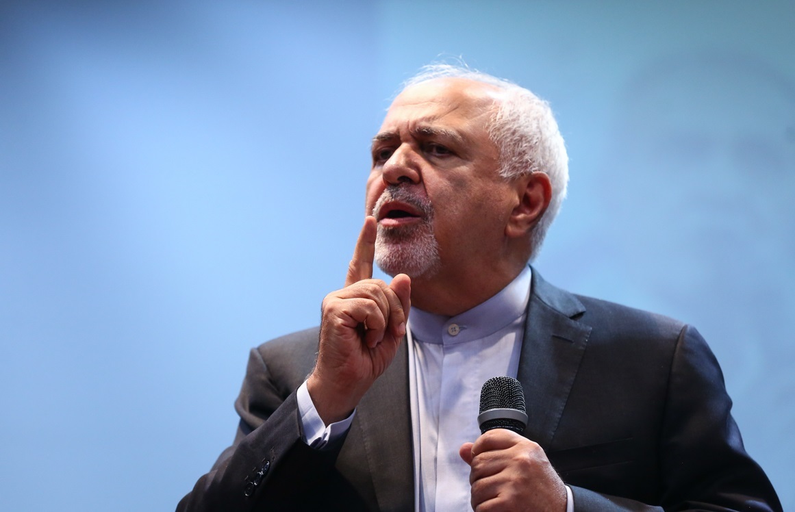 ظریف به ترامپ: ایران در قلب گهواره تمدن قرار داشت در حالی که نیاکان شما در اروپا (که آمریکا حتی روی نقشه هم نبود) هنوز در عصر حجر به سر می‌بردند، صورت‌های خود را رنگ می‌زدند و چماق می‌زدند / حیف که نظم، قانون و کشورداری به برخی نوادگان متکبر و نادان شما نرسید