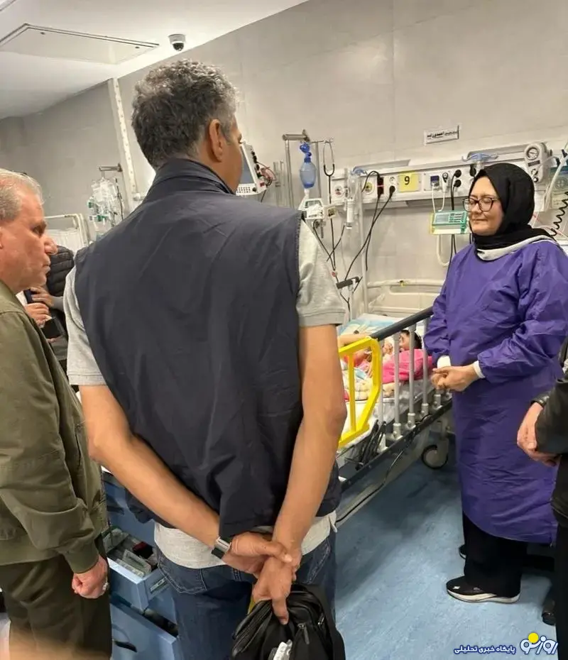 عیادت عادل فردوسی‌پور از کودکان آسیب‌دیده جنگ