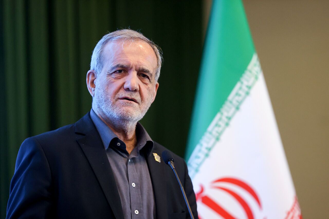 پزشکیان: اگر دولت آمریکا دست از تمامیتخواهی بردارد حتما راههایی برای توافق پیدا میشود پزشکیان: اگر دولت آمریکا دست از تمامیتخواهی بردارد حتما راههایی برای توافق پیدا میشود