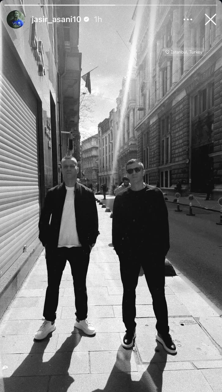 عکس | گشت‌وگذار ستاره استقلال در استانبول