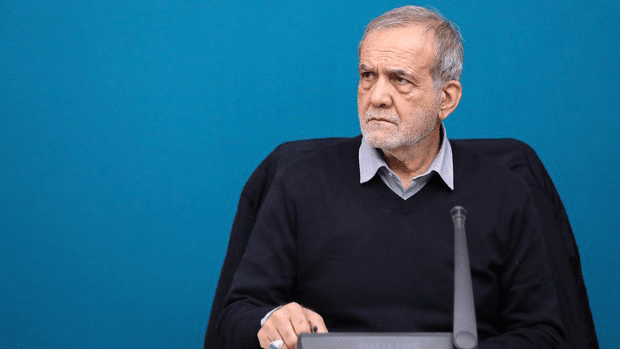 پزشکیان: بر دست و بازوی نیروهای مسلح و مدافعان غیور وطن بوسه میزنم پزشکیان: بر دست و بازوی نیروهای مسلح و مدافعان غیور وطن بوسه میزنم