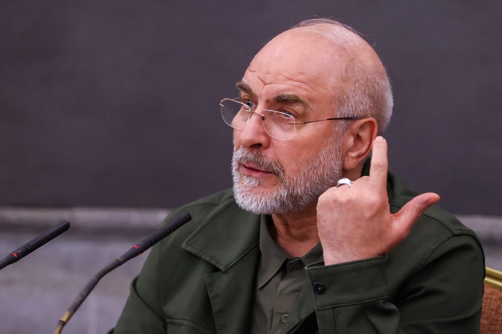 قالیباف: دشمنان ایران با پشتیبانی یکی از کشورهای منطقه، در حال تدارک عملیات اشغال یکی از جزایر ایرانی هستند؛ قدم از قدم بردارند تمام زیرساختهای حیاتی آن کشور منطقهای هدف قرار می گیرد قالیباف: دشمنان ایران با پشتیبانی یکی از کشورهای منطقه، در حال تدارک عملیات اشغال یکی از جزایر ایرانی هستند؛ قدم از قدم بردارند تمام زیرساختهای حیاتی آن کشور منطقهای هدف قرار می گیرد