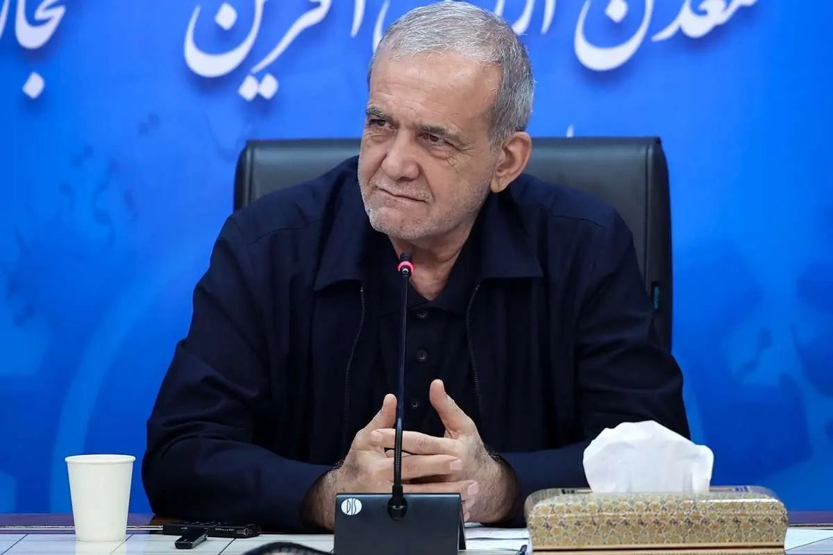 پزشکیان: دولت بنا ندارد برای فعالیت اقتصادی سالم محدودیت ایجاد کند، اما اجازه نخواهد داد که عدهای با سوء استفاده از شرایط جنگی، به دنبال کسب منافع نامشروع باشند/ یکی از سیاستهای اساسی دولت در شرایط فعلی، «کنترل مصرف» و «جلوگیری از شکلگیری تقاضای القایی و کاذب» است پزشکیان: دولت بنا ندارد برای فعالیت اقتصادی سالم محدودیت ایجاد کند، اما اجازه نخواهد داد که عدهای با سوء استفاده از شرایط جنگی، به دنبال کسب منافع نامشروع باشند/ یکی از سیاستهای اساسی دولت در شرایط فعلی، «کنترل مصرف» و «جلوگیری از شکلگیری تقاضای القایی و کاذب» است