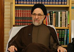 سید محمد خاتمی:وطن در درون ما است، وطن عقاید ماست، گرایش‌های ما است؛ اصلا انسان نمی‌تواند از وطن فرار کند مگر اینکه از خویش فرار کند