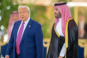 ترامپ: امیر قطر، ولیعهد عربستان و رئیس امارات از من خواستند که حمله نظامی برنامه‌ریزی‌شده‌مان علیه ایران را که برای فردا تعیین شده بود، به تعویق بیندازیم