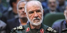 مقام ارشد قرارگاه خاتم: منتظریم و مشکلی با جنگ نداریم/ حتی اگر هیچ چیز نداشته باشیم، با سنگ به جنگ آمریکا می‌رویم