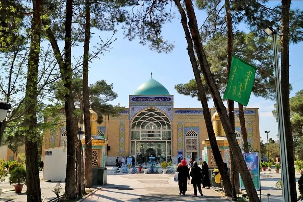 ماجرای قبور میلیاردی در حرم امامزادهها چیست؟ ماجرای قبور میلیاردی در حرم امامزادهها چیست؟