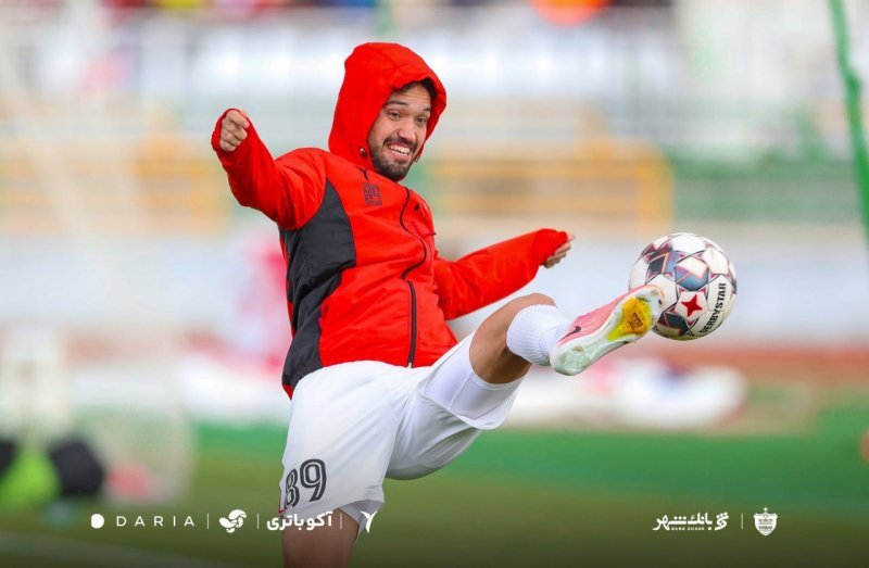 مدافع پرسپولیس در رویای یک تولد خاطرهانگیز! مدافع پرسپولیس در رویای یک تولد خاطرهانگیز!