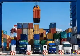 توقف کانتینر‌های ایرانی در پاکستان؛ پیگیری دیپلماتیک برای ترخیص محموله‌ها