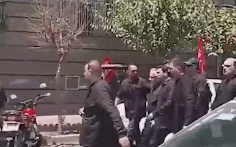 در صحنه داخلی، بر پایه منافع گروهی و شخصی به نزاع و تفرقه دامن می‌زنیم!