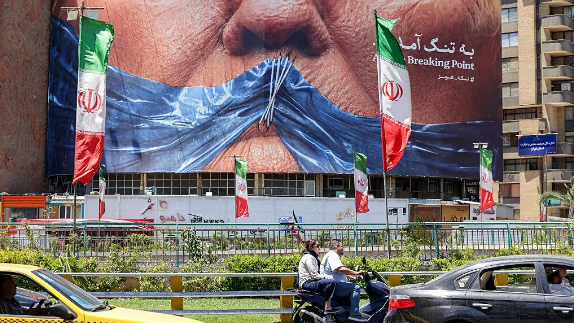ایران گامی دیگر به سوی رسمی‌سازی کنترل خود بر تنگه هرمز برداشته است