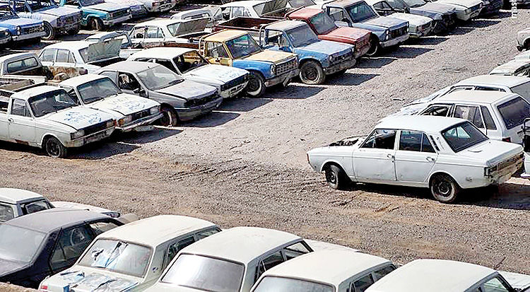 چرا هزینه سیاست‌های دولت به فاکتور خرید خودرو منتقل می‌شود؟