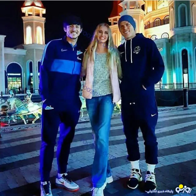 سردار آزمون در کنار یک دختر روسی + عکس
