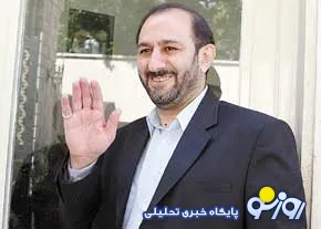 معاون سابق احمدی نژاد از کشور خارج شد