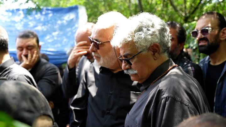 خاکسپاری فرزاد جمشیدی با حضور مجریان و هنرمندان