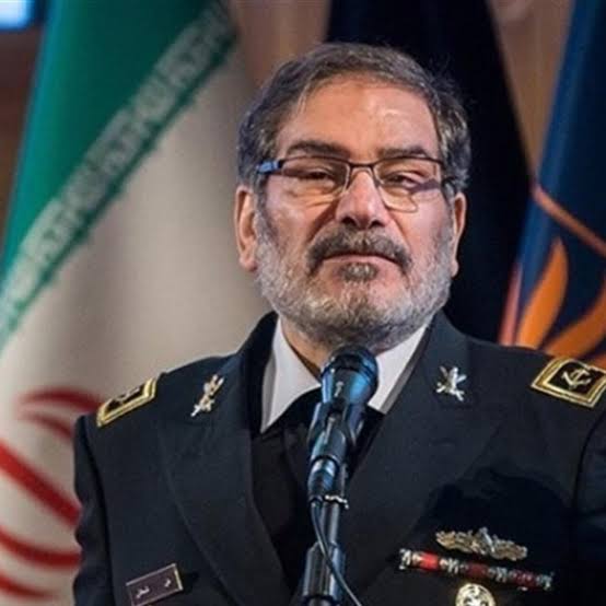 جلسه‌ای که منجر به ترور رهبر انقلاب شد با تاکید چه شخصی برگزار شد؟