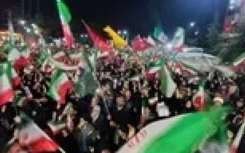 فحاشی به روحانی در تجمع شبانه!