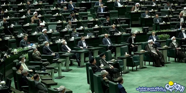 چرا انحصار قدرت توسط تندروها در ایران نمی تواند مدت زمان زیادی به طول انجامد؟/شعارهای اصولگرایان انطباقی با واقعیت های امروز کشور ندارد