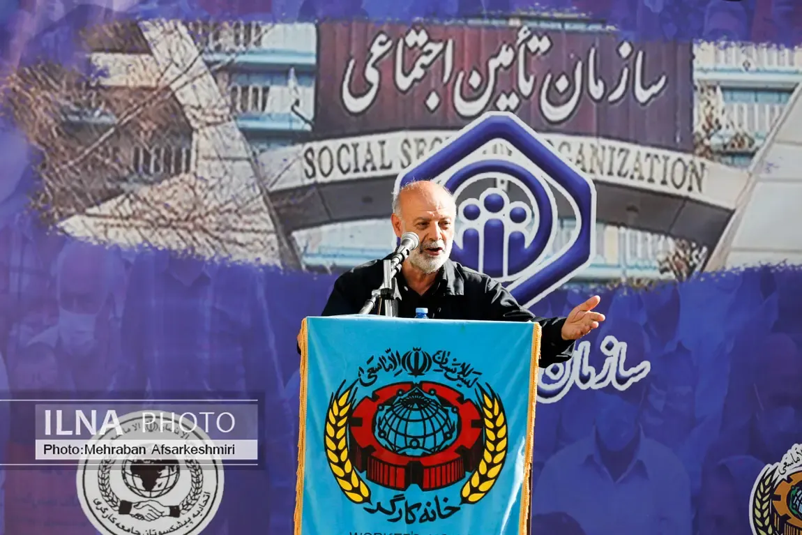 با بیمه تکمیلی مخالفیم/ برای مسکن بازنشستگان کاری نکردند/ دستاندازی به منابع صندوق تامین اجتماعی، «خط قرمز» جامعه کارگری است