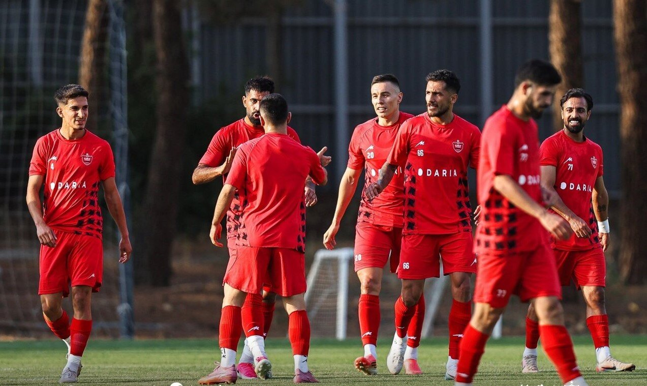 پنالتیزن این فصل پرسپولیس مشخص شد | بازوبند را داد تا پنالتی زن باشد؟ پنالتیزن این فصل پرسپولیس مشخص شد | بازوبند را داد تا پنالتی زن باشد؟