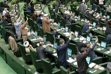 جنگ فراگیر میان ایران و آمریکا رخ می دهد؟/ پاسخ یک نماینده مجلس به انتقادات از طرح مدیریت تنگه هرمز
