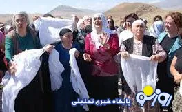 زنان روسری سفید ترکیه برای صلح به میدان آمدند