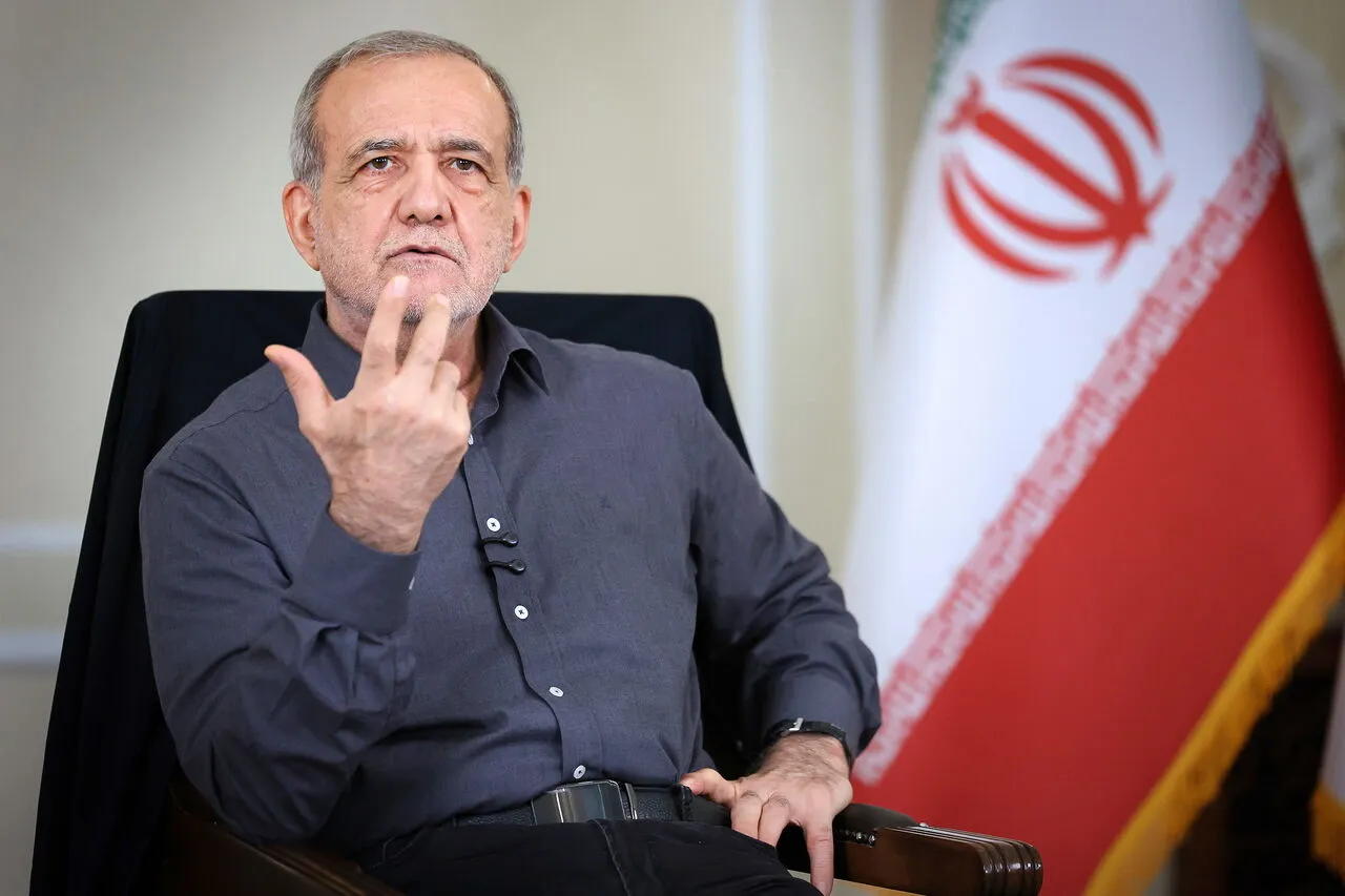 پزشکیان: هر زمان میخواهیم کاری انجام دهیم، میگویند فعلاً دست نگه دارید/ چه زمانی باید دست بزنیم؟ زمانی که خودمان غرق شدیم، کشور نابود شد و همه ضرر کردند؟ پزشکیان: هر زمان میخواهیم کاری انجام دهیم، میگویند فعلاً دست نگه دارید/ چه زمانی باید دست بزنیم؟ زمانی که خودمان غرق شدیم، کشور نابود شد و همه ضرر کردند؟