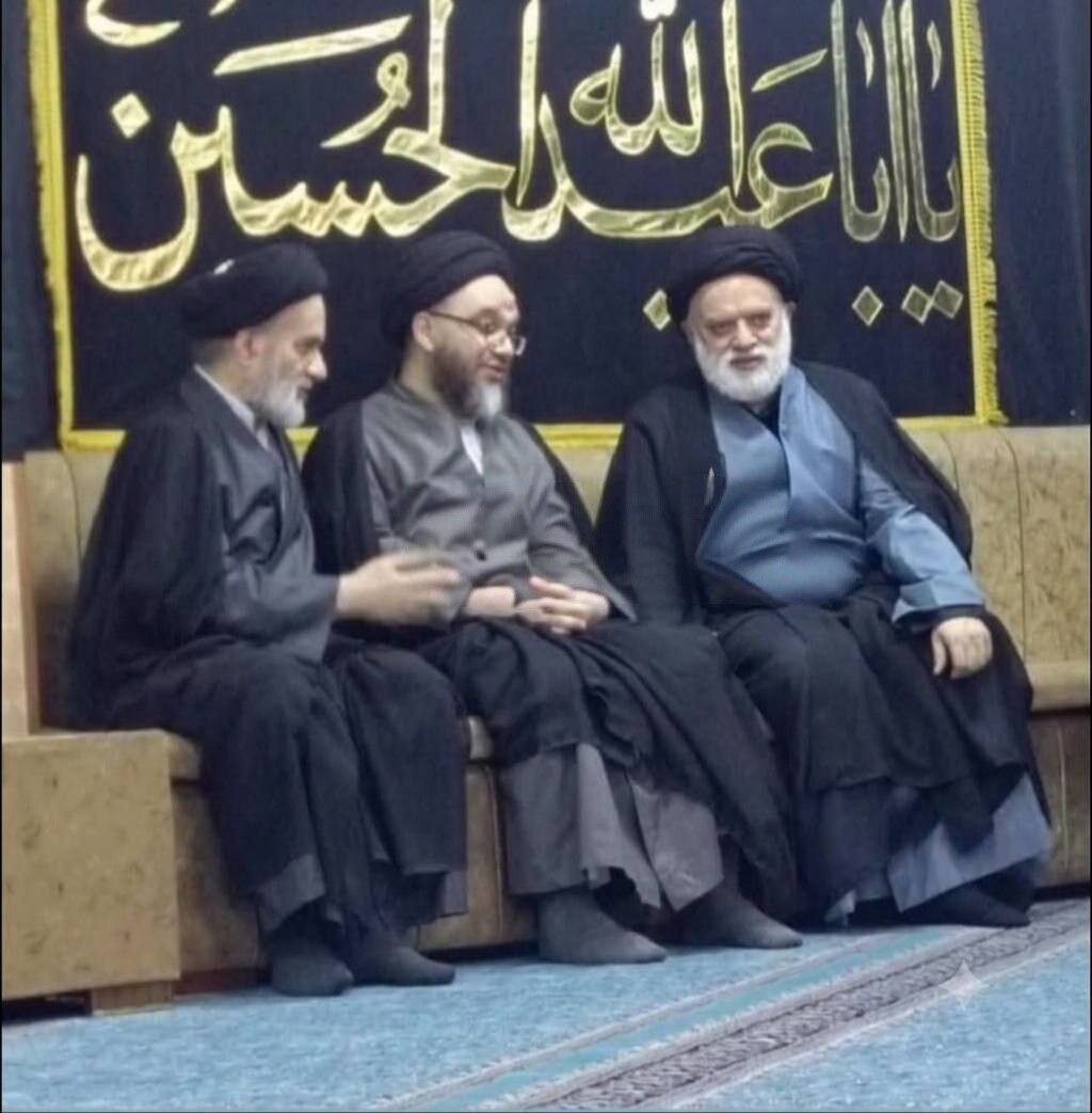 عکسی از فرزند ارشد رهبر انقلاب در کنار فرزندان آیتالله سیستانی عکسی از فرزند ارشد رهبر انقلاب در کنار فرزندان آیتالله سیستانی
