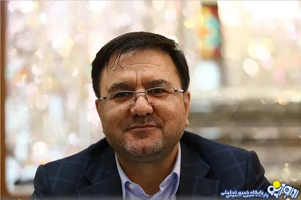 بازنشتگان میز خدمت را ببوسند و بگذارند کنار تا جوانان وارد عرصه شوند/با کنار رفتن بازنشسته ها بدنه دولت چابک تر می شود