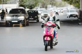 زنان موتورسوار باید در برابر آزار، اقدام قانونی کنند