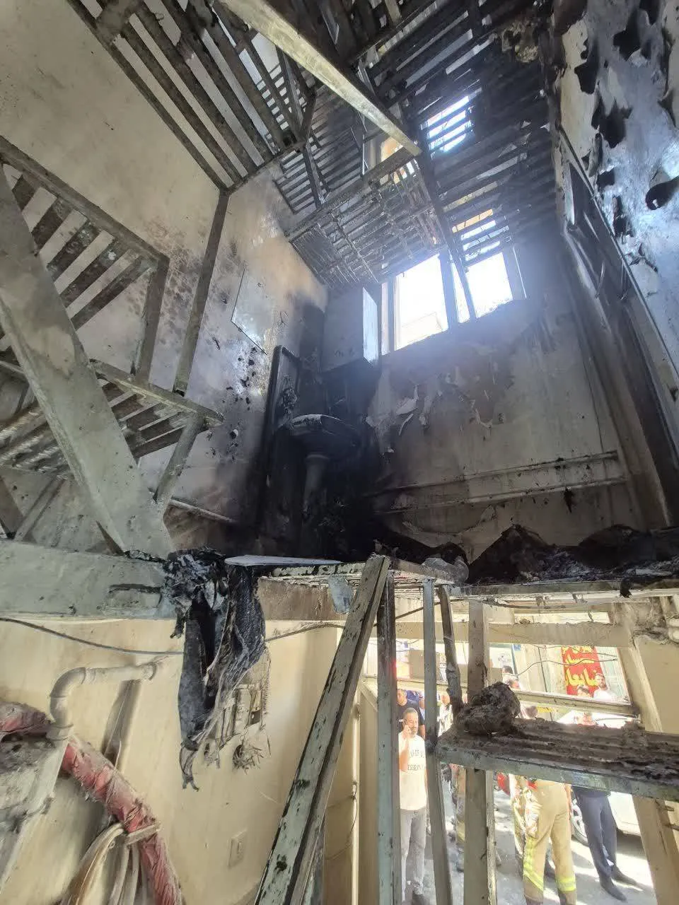 عکس_های+صحنه+جنایت+آتشین+با+یک+گالن+بنزین+در+خاک+سفید+تهران+