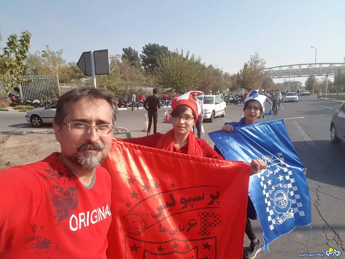 دختران هوادار پرسپولیس و استقلال پشت در استادیوم +عکس