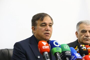 هواداران استقلال مضحکه آقای مدیر عامل؛ اشتباه کردم وعده باز شدن پنجره را دادم هواداران استقلال مضحکه آقای مدیر عامل؛ اشتباه کردم وعده باز شدن پنجره را دادم