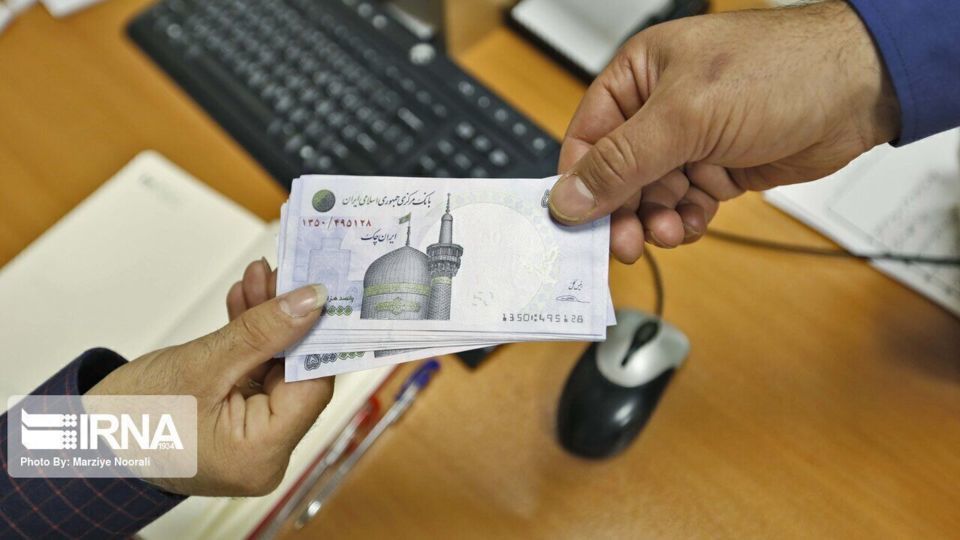 نخستین مرحله وام ۷۵ میلیون تومانی بازنشستگان کشوری پرداخت شد نخستین مرحله وام ۷۵ میلیون تومانی بازنشستگان کشوری پرداخت شد