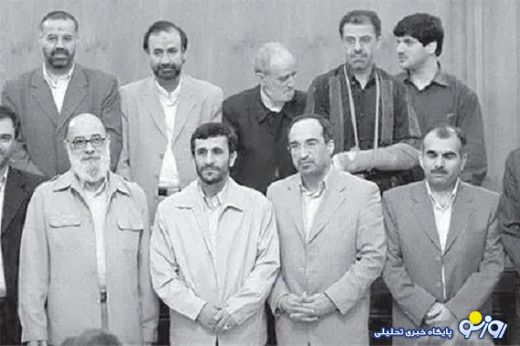 عکسی تامل برانگیز از اطرافیان احمدی نژاد