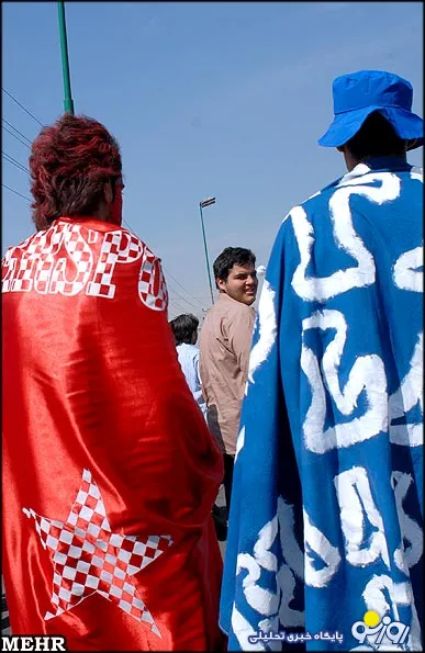 جنگ عجیب هواداران پرسپولیس و استقلال
