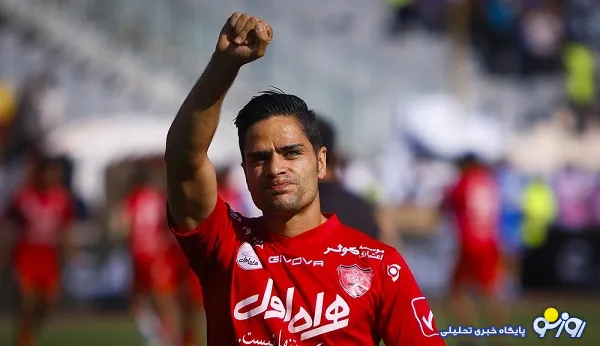 کامیابی‌نیا با پرسپولیس تمدید کرد