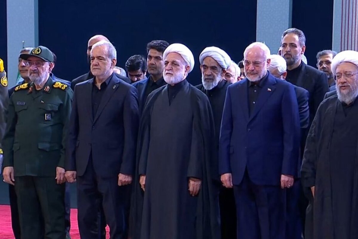 غیبت معنادار خاتمی، احمدینژاد و روحانی در مراسم وداع با رهبر شهید غیبت معنادار خاتمی، احمدینژاد و روحانی در مراسم وداع با رهبر شهید