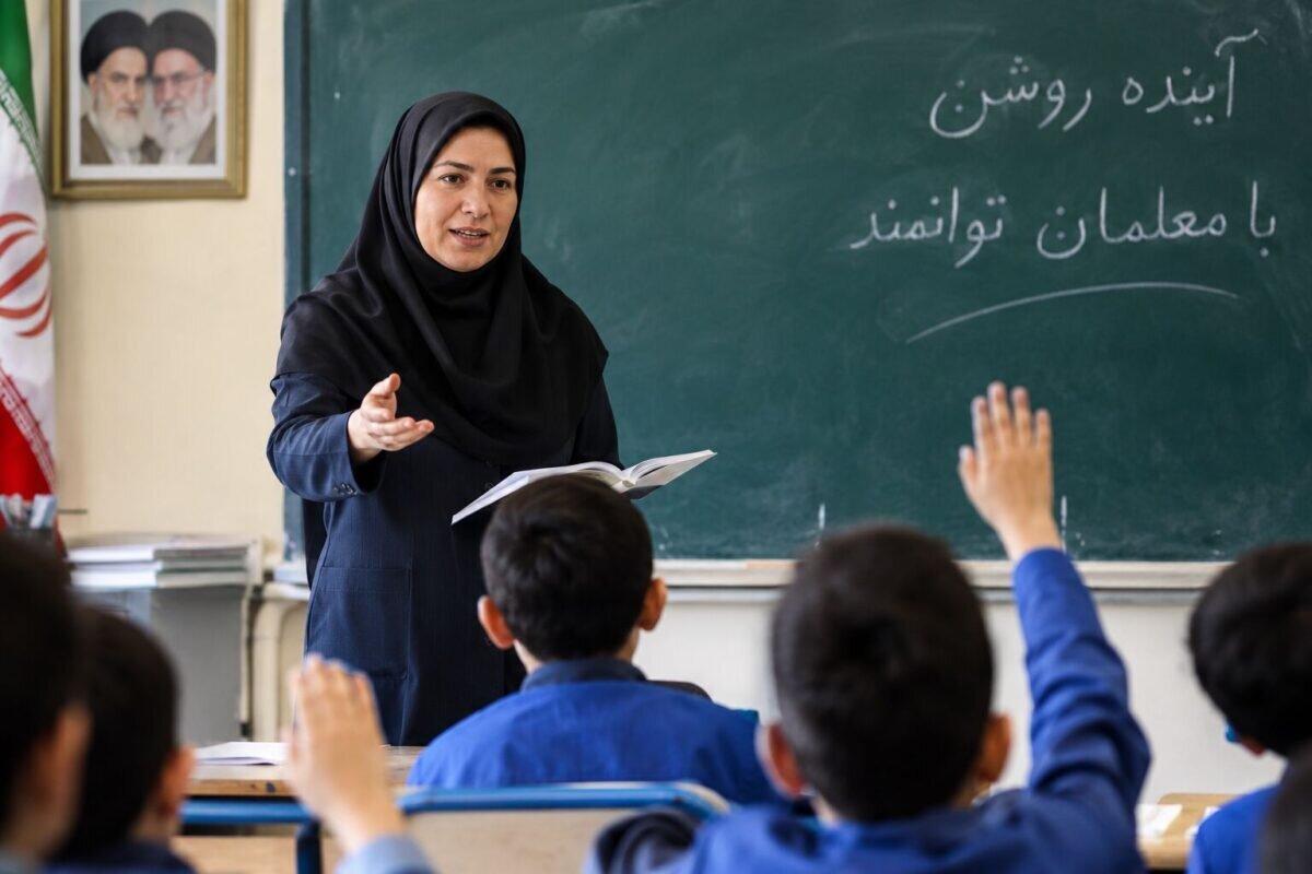 معلمان غیررسمی در برزخِ «بی‌ارادگی دولت» و «مخالفت‌های اداری»/ در تعیین تکلیف معلمان غیررسمی گرفتار دور باطل شده‌ایم
