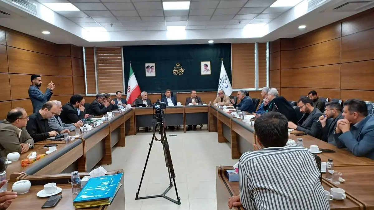 اعتراض کمیسیون اجتماعی به ابهامات مصوبه دولت در خصوص ساماندهی نیروهای شرکتی/ درخواست جلسه فوری با رئیس‌جمهور