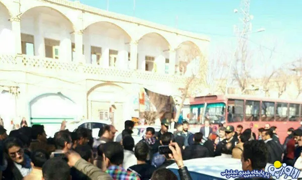 سرپرست دادسرای انقلاب مشهد:بازداشت ۵۲ نفر در تجمع اعتراضی مشهد/عده‌ای ساختارشکن شعارهایی تندی سر دادند/با آنها برخورد شد