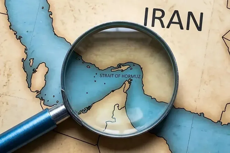 ادعای سنتکام: مسیرهای اصلی ترانزیت در تنگه هرمز از مینهای دریایی ایران پاکسازی شدهاند ادعای سنتکام: مسیرهای اصلی ترانزیت در تنگه هرمز از مینهای دریایی ایران پاکسازی شدهاند