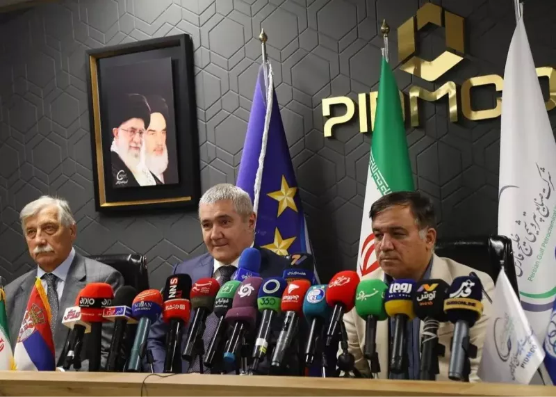 وعده بازی دوستانه استقلال با ستاره سرخ یا پارتیزان وعده بازی دوستانه استقلال با ستاره سرخ یا پارتیزان