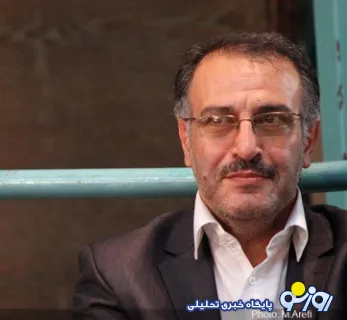 رمضان‌زاده:احمدی نژاد نقطه تاریک در تاریخ جمهوری اسلامی است/ضعف اطلاع رسانی باعث قطع شدن ارتباط دولت با بدنه اجتماعی اش شده