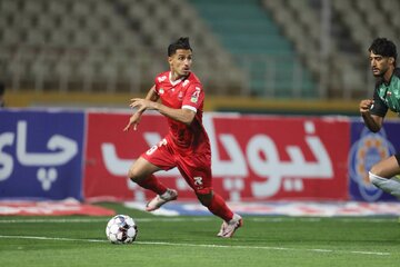اولین تمدید قرارداد این فصل پرسپولیس